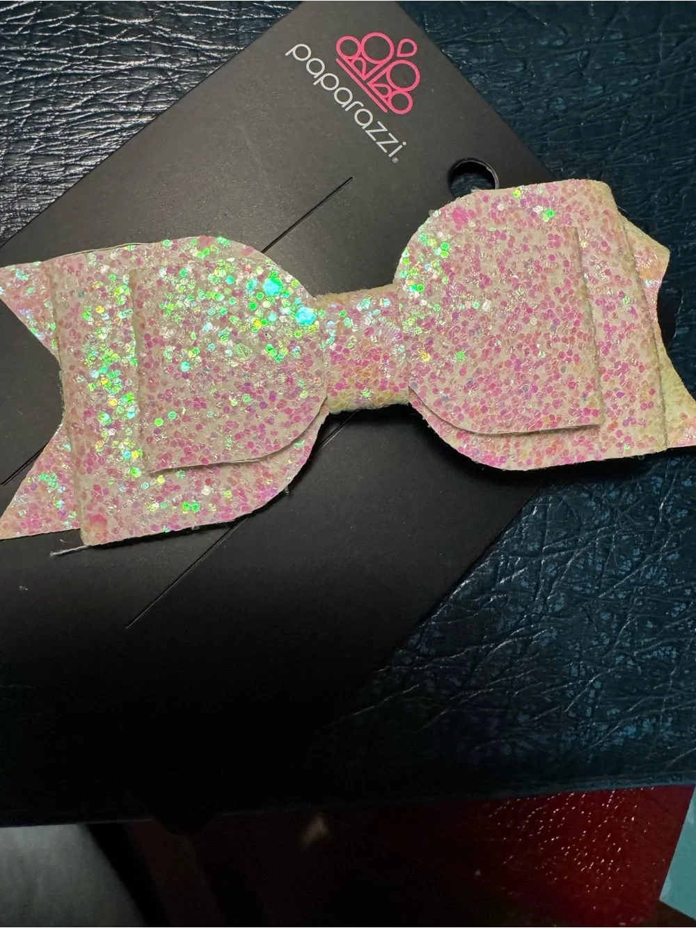 💖🤍💖 “PUT A BOW ON IT” WHITE STARLET SHIMMER HAIRCLIP ~ PAPARAZZI❗️ 💖🤍💖